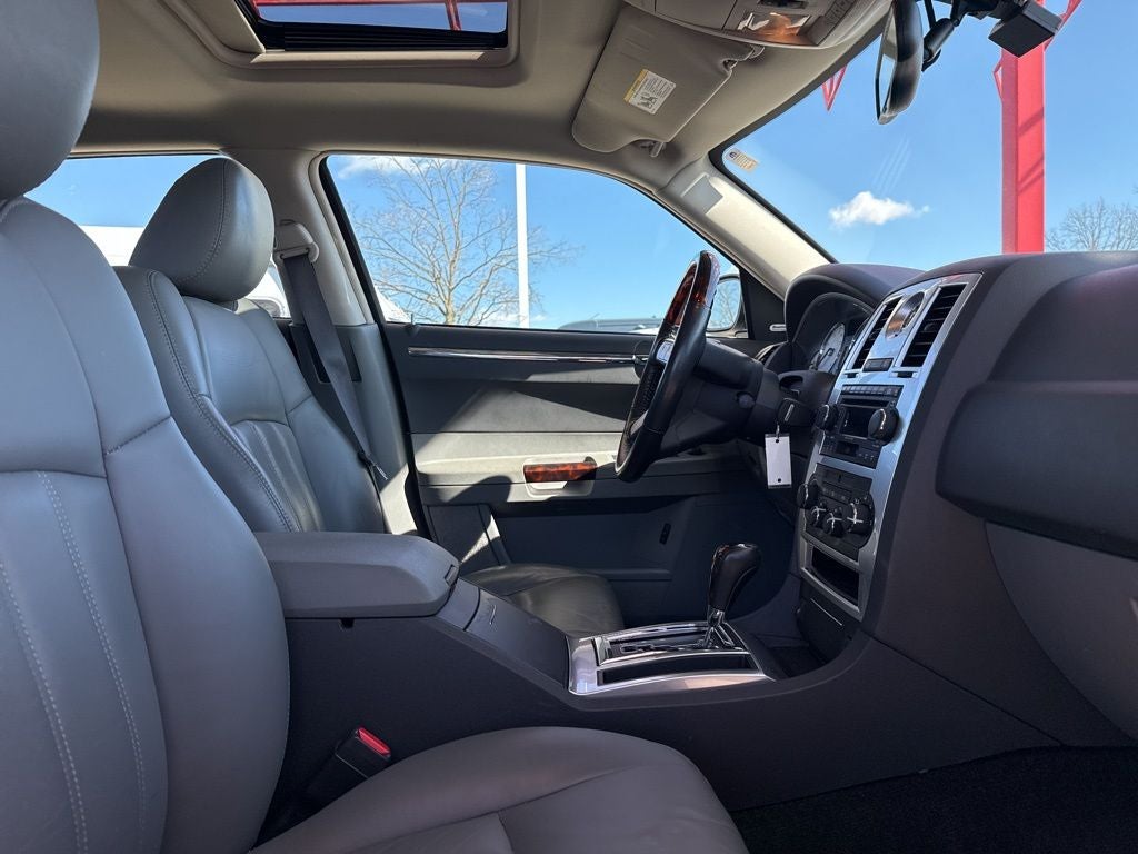 2005 Chrysler 300C Base