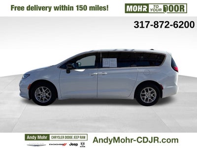 2025 Chrysler Pacifica Select