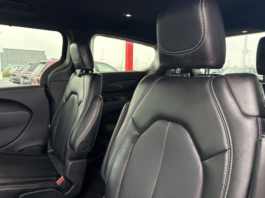 2025 Chrysler Pacifica Select