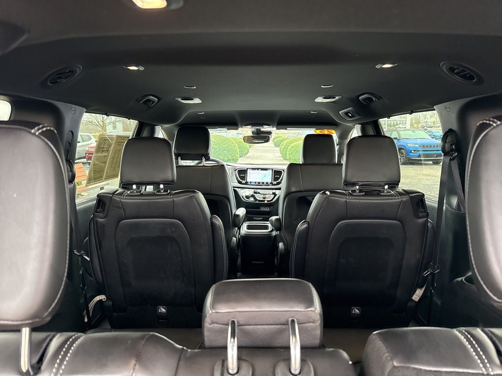 2025 Chrysler Pacifica Select