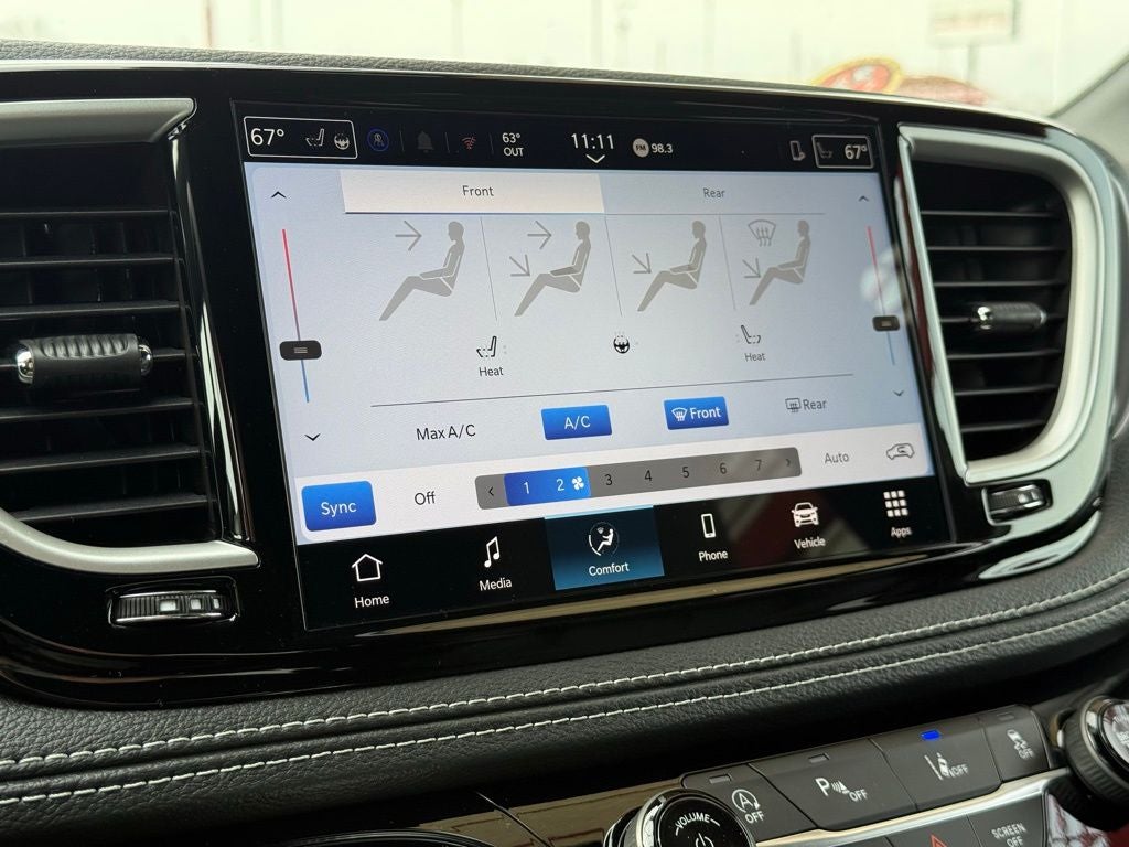 2026 Chrysler Pacifica Select