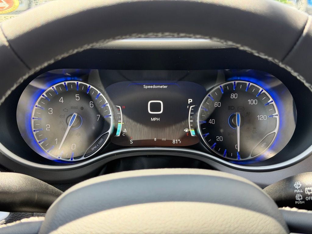 2027 Chrysler Pacifica Select