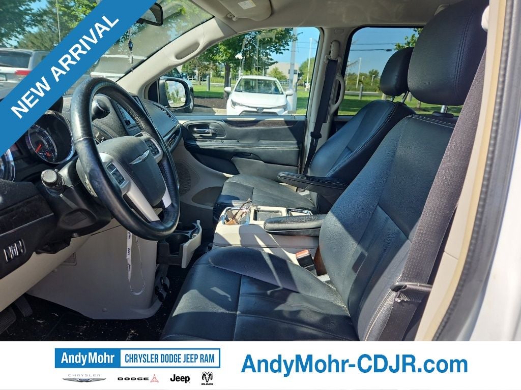 2016 Chrysler Town & Country Touring