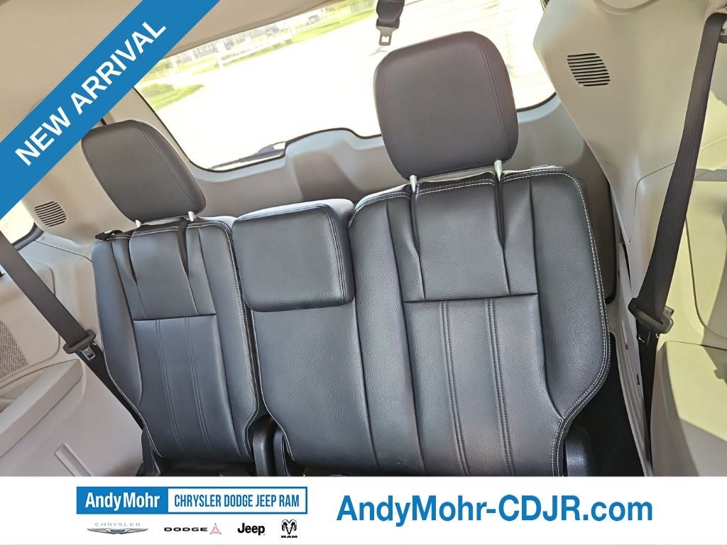 2016 Chrysler Town & Country Touring