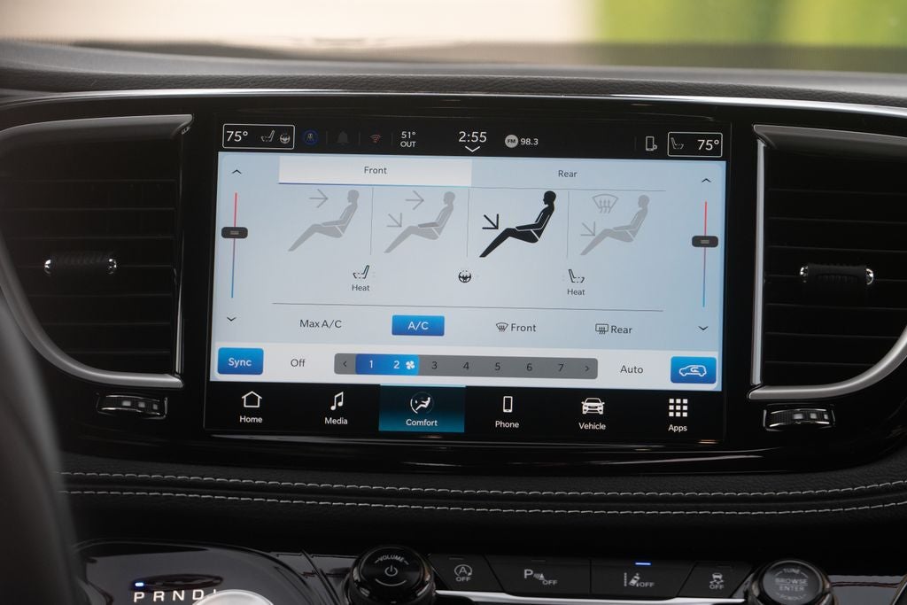 2026 Chrysler Pacifica Select