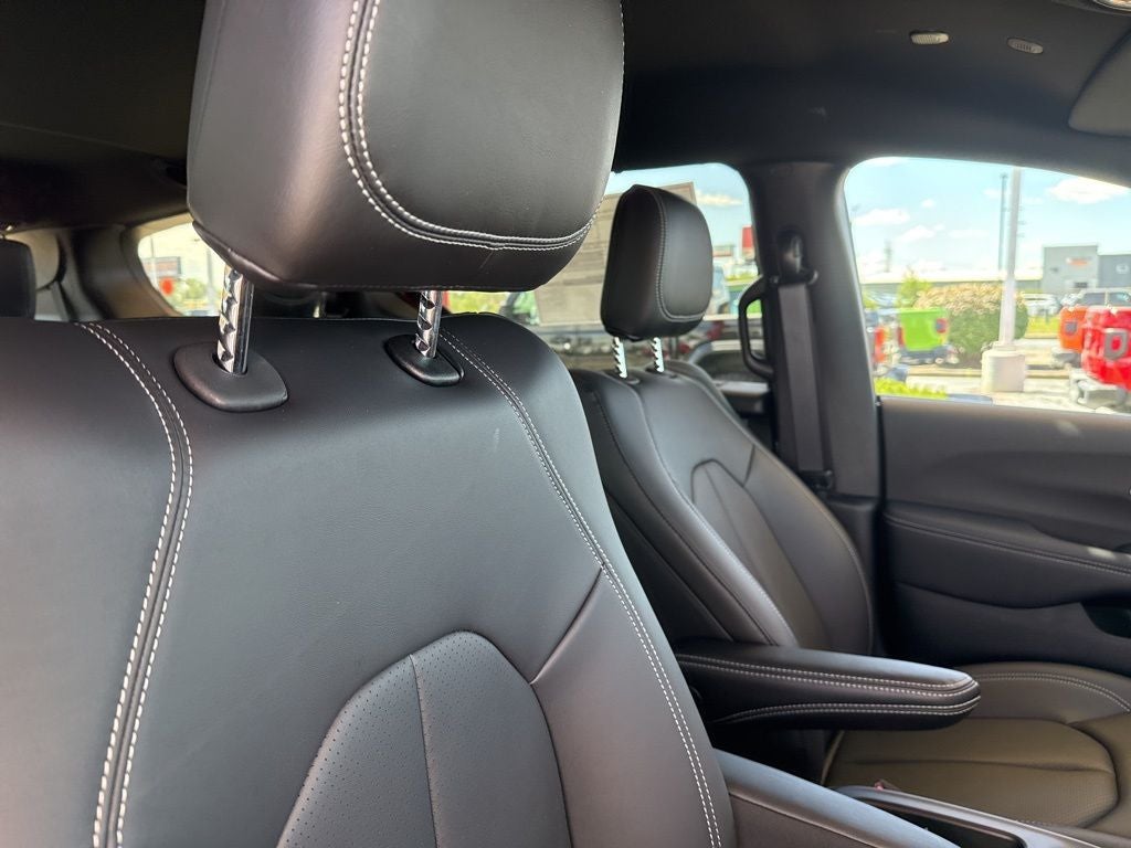 2026 Chrysler Voyager LX