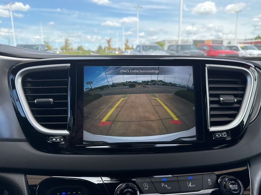 2026 Chrysler Voyager LX