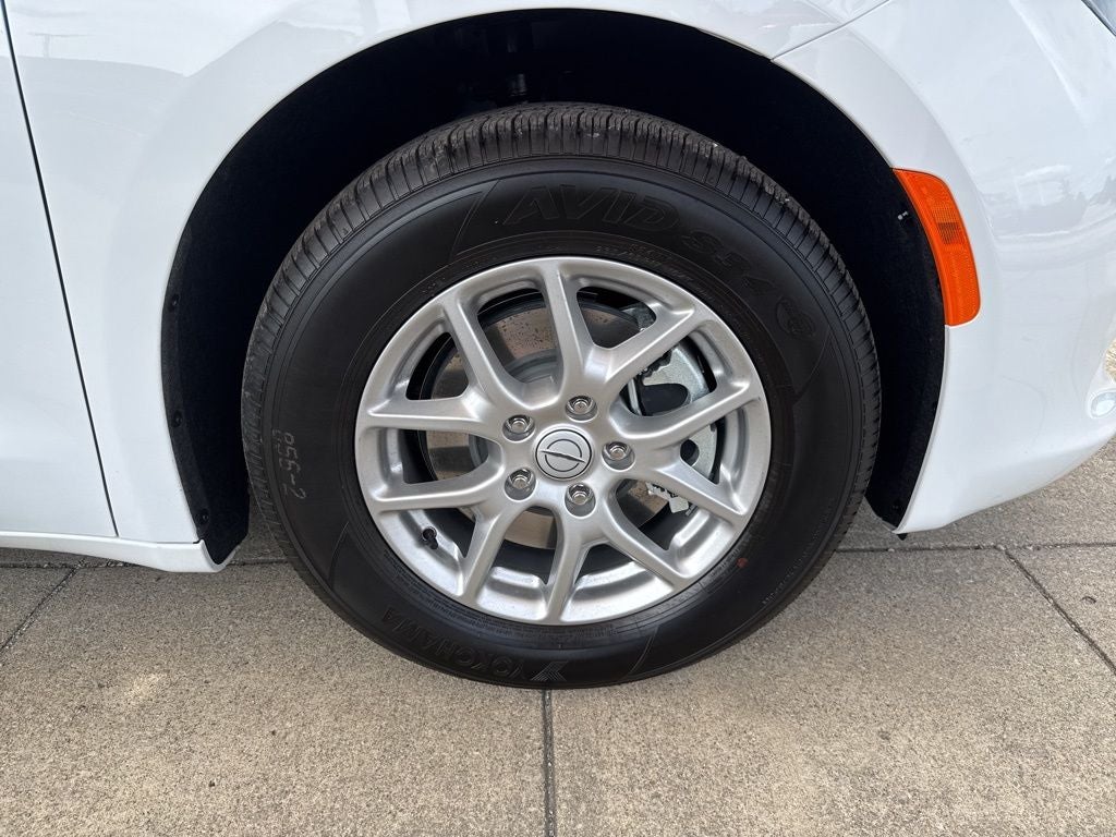 2026 Chrysler Voyager LX