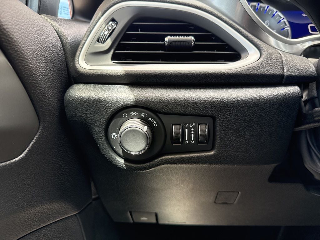 2026 Chrysler Voyager LX