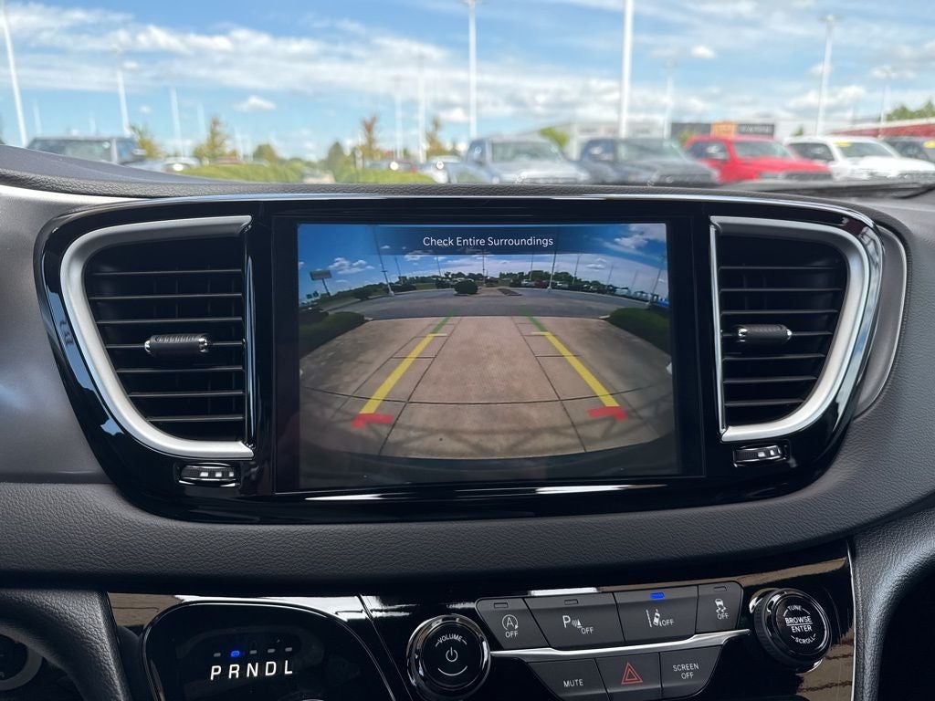 2026 Chrysler Voyager LX