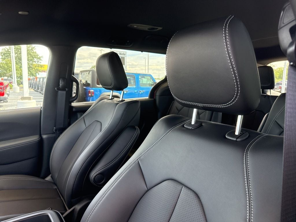 2026 Chrysler Voyager LX