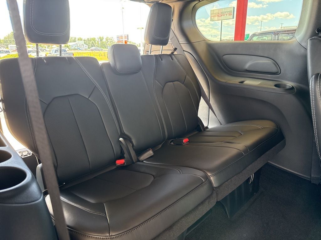 2026 Chrysler Voyager LX