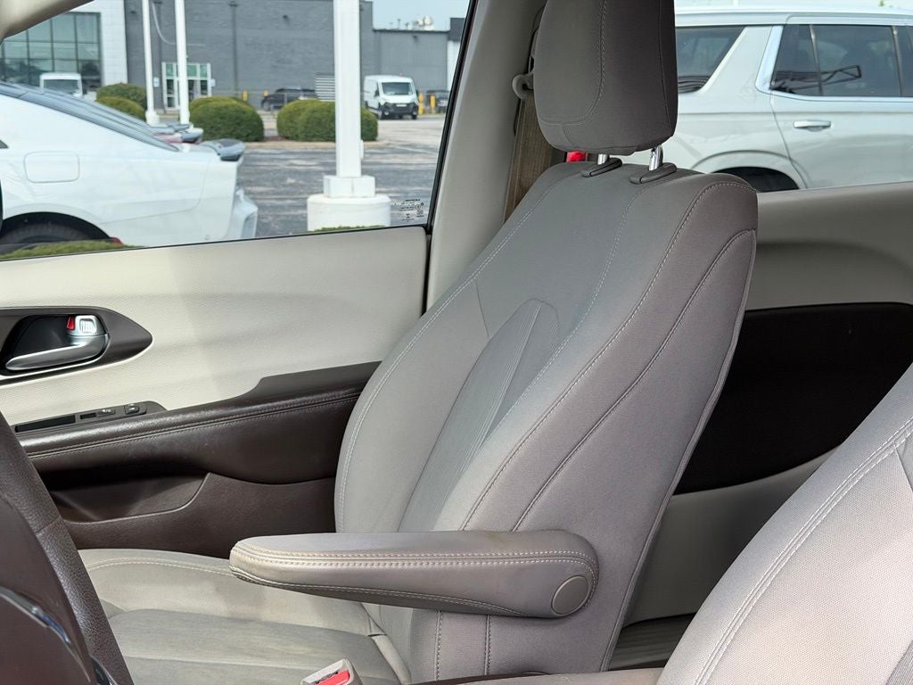 2017 Chrysler Pacifica Touring