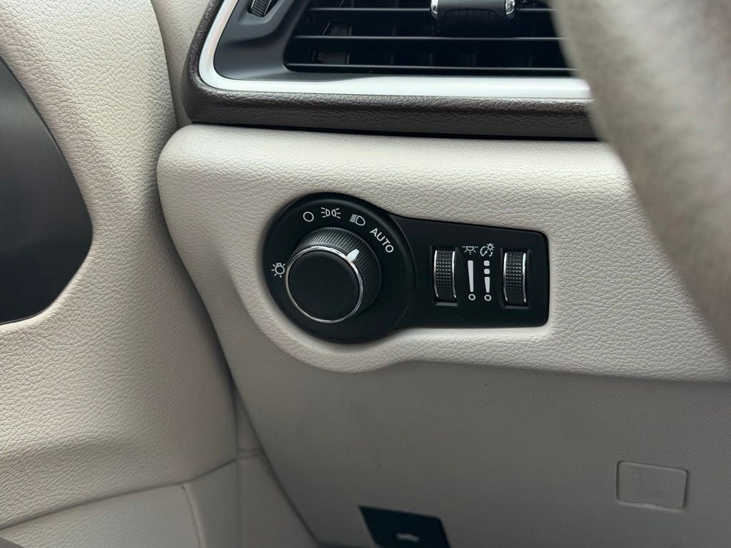 2017 Chrysler Pacifica Touring