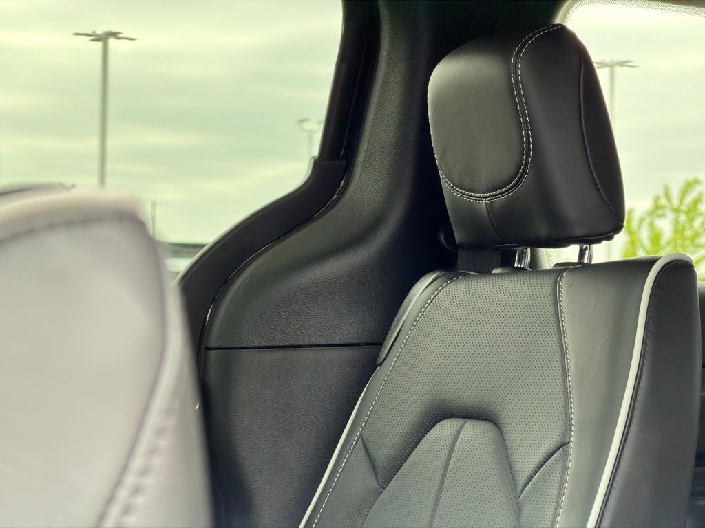 2027 Chrysler Pacifica Limited