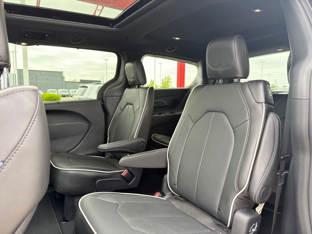 2027 Chrysler Pacifica Limited
