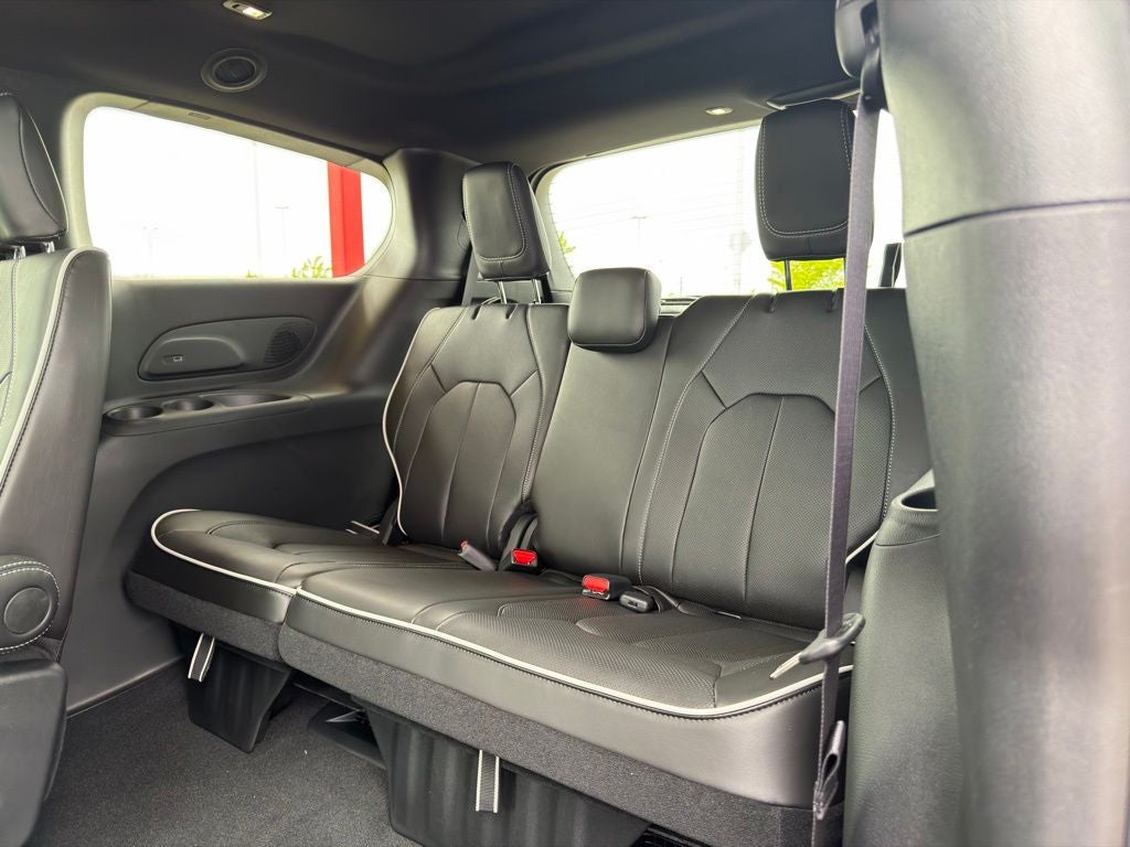 2027 Chrysler Pacifica Limited