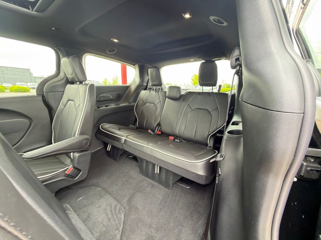 2027 Chrysler Pacifica Limited