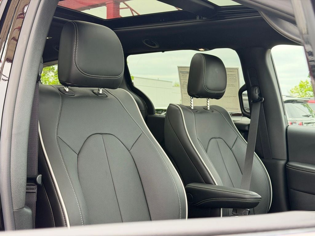 2027 Chrysler Pacifica Limited