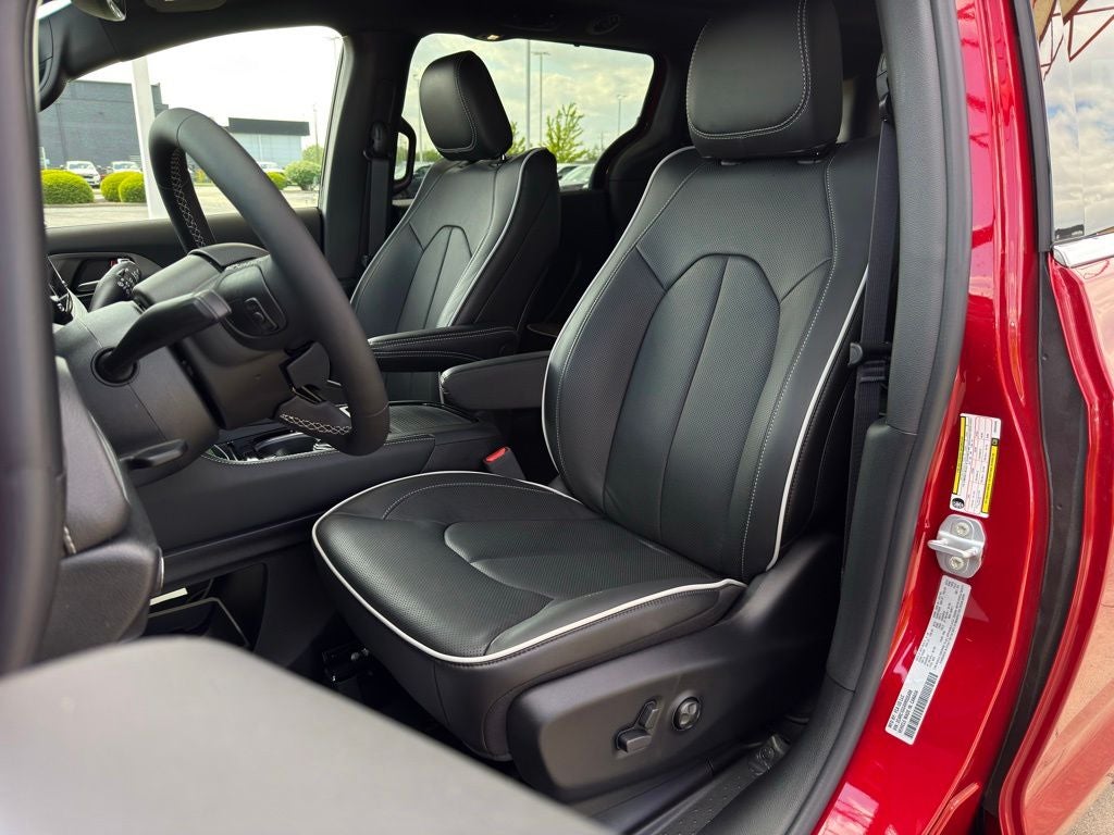 2027 Chrysler Pacifica Limited