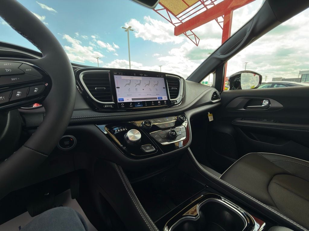 2027 Chrysler Pacifica Limited