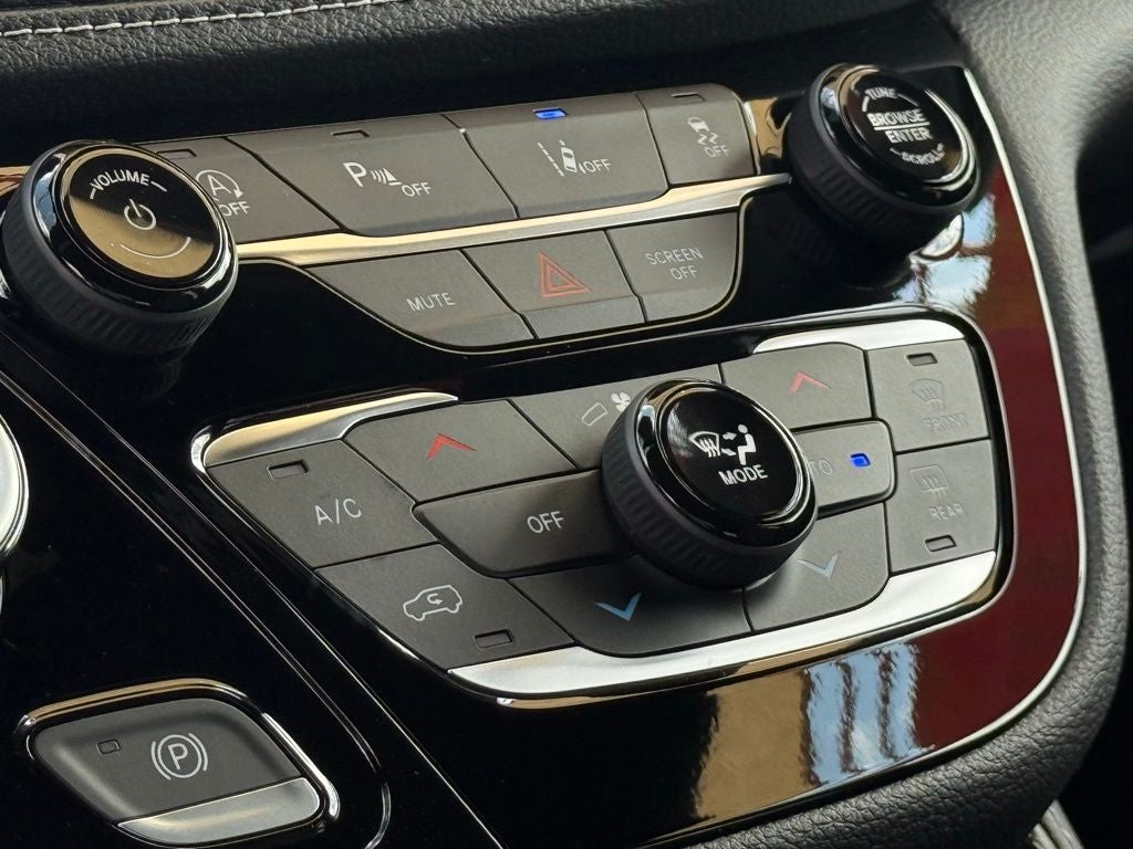 2027 Chrysler Pacifica Limited
