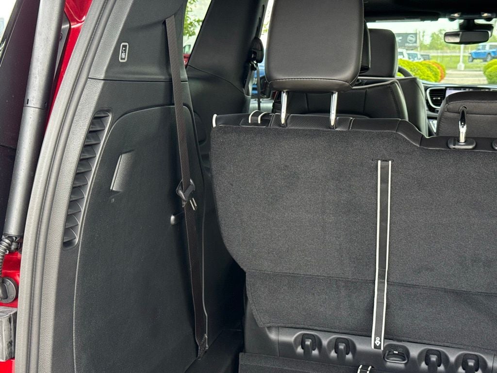 2027 Chrysler Pacifica Limited