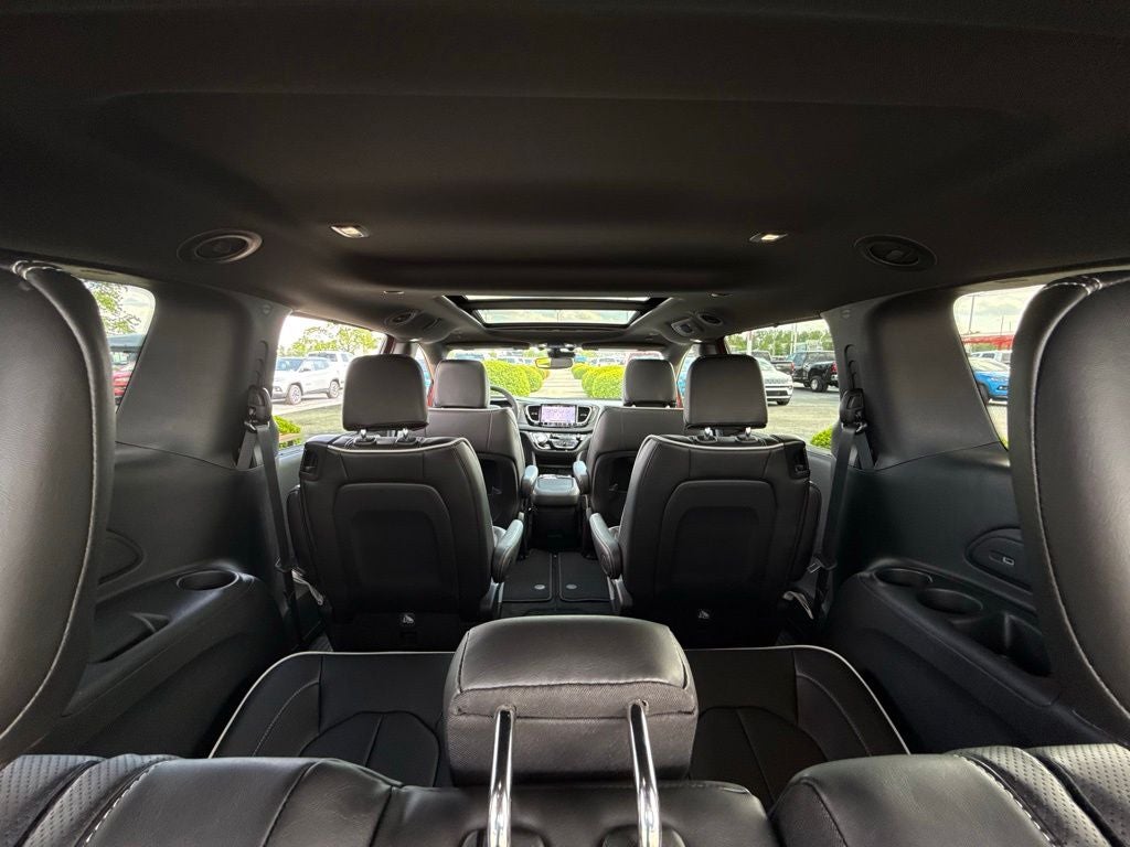 2027 Chrysler Pacifica Limited