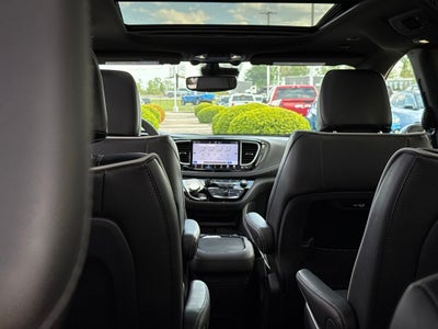 2027 Chrysler Pacifica Limited