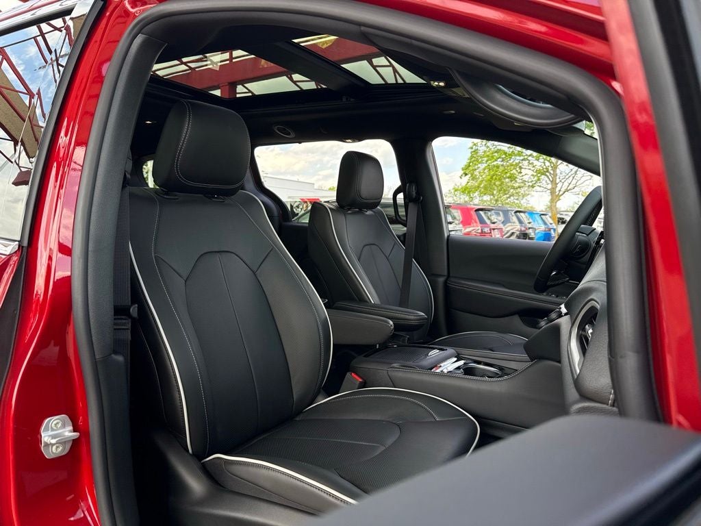 2027 Chrysler Pacifica Limited