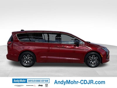 2027 Chrysler Pacifica Limited