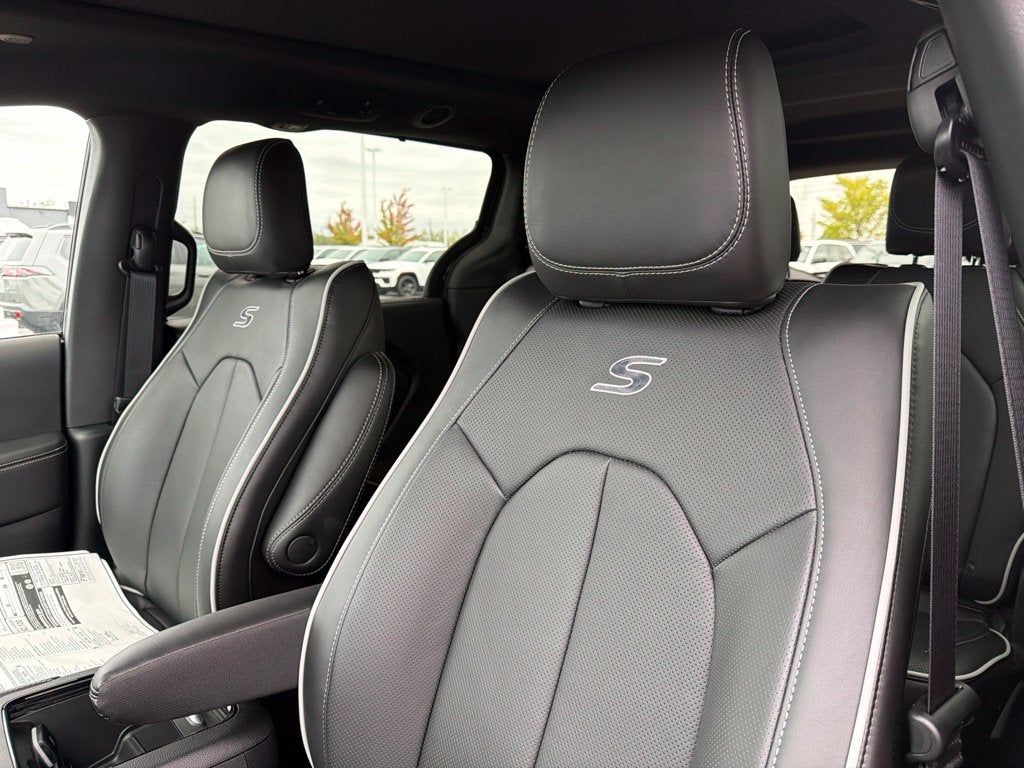 2027 Chrysler Pacifica Limited