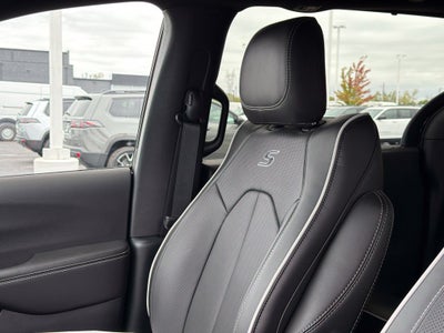 2027 Chrysler Pacifica Limited
