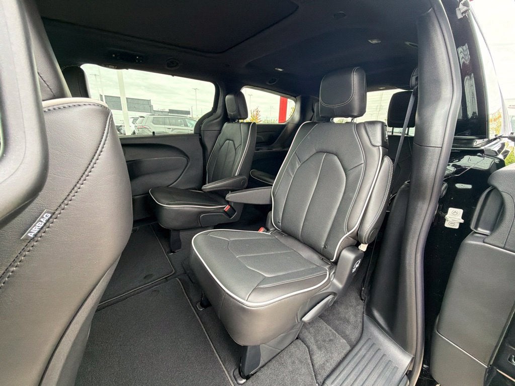 2027 Chrysler Pacifica Limited
