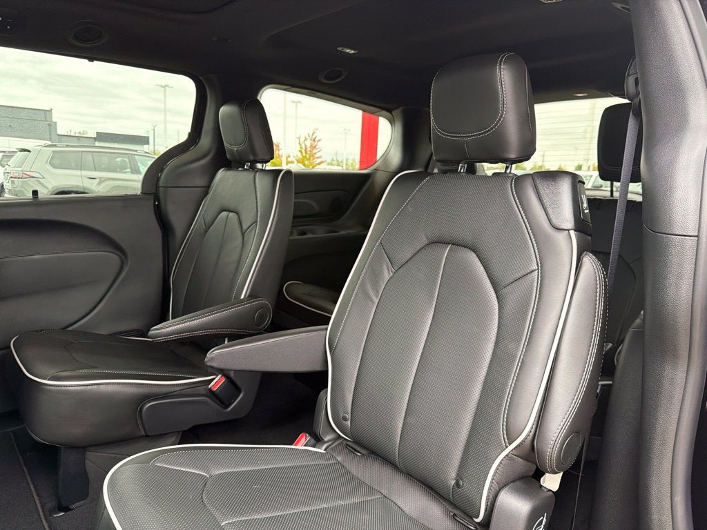 2027 Chrysler Pacifica Limited