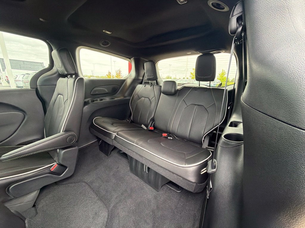 2027 Chrysler Pacifica Limited