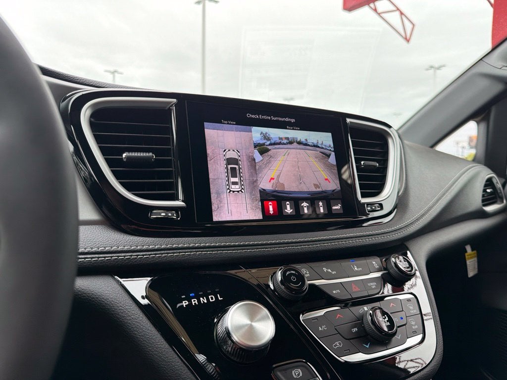 2027 Chrysler Pacifica Limited