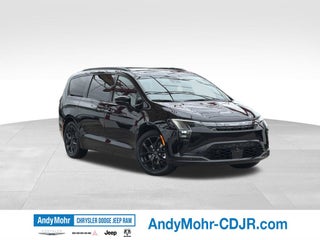 2027 Chrysler Pacifica Limited