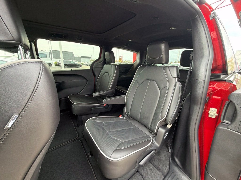 2027 Chrysler Pacifica Limited