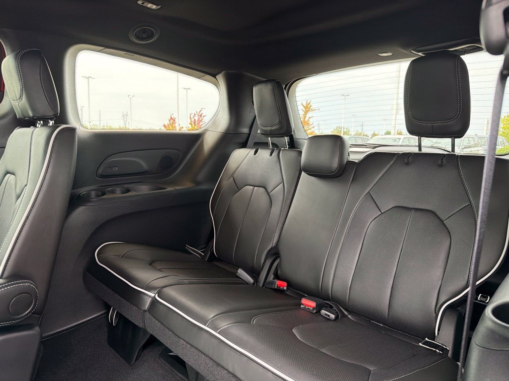 2027 Chrysler Pacifica Limited