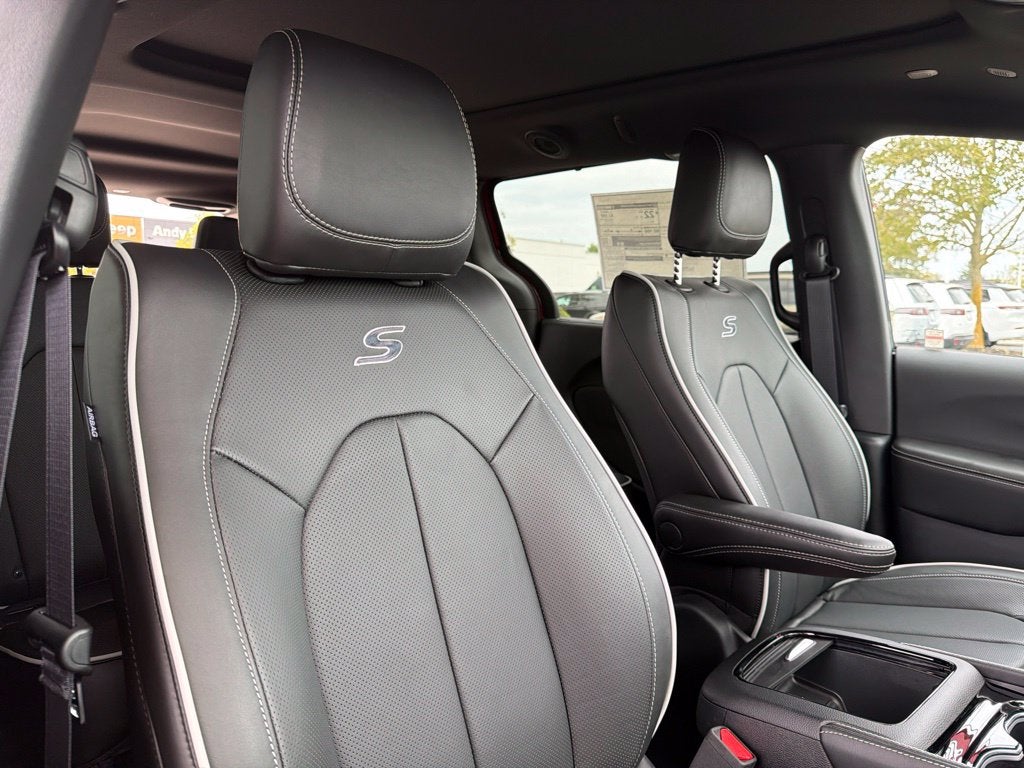 2027 Chrysler Pacifica Limited