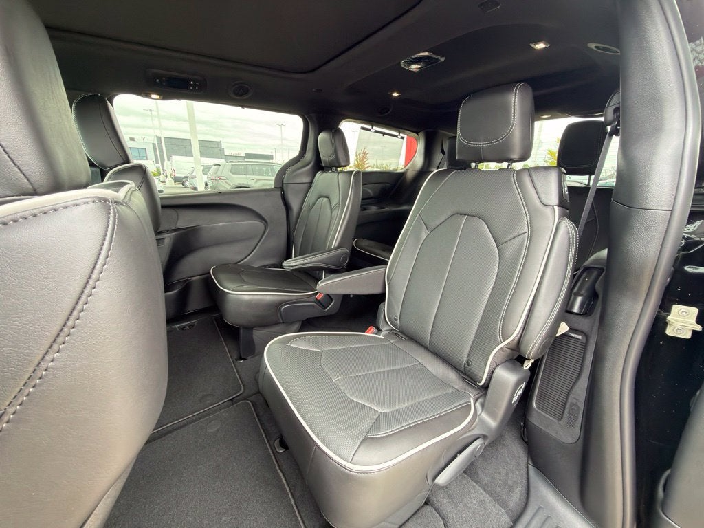 2027 Chrysler Pacifica Limited