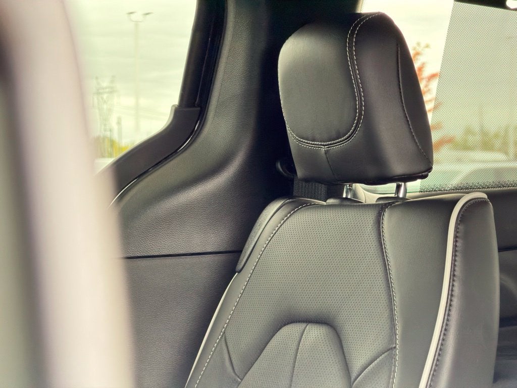 2027 Chrysler Pacifica Limited