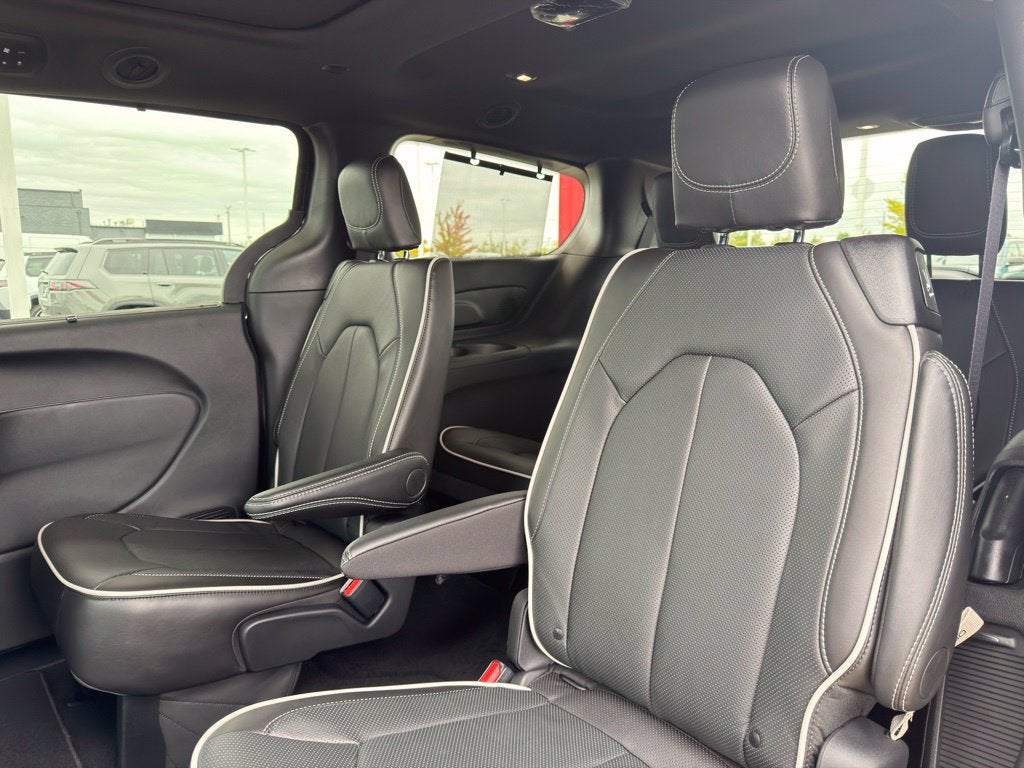 2027 Chrysler Pacifica Limited