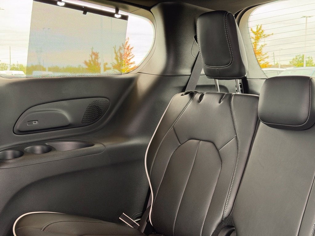 2027 Chrysler Pacifica Limited