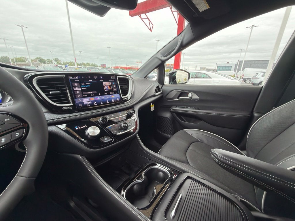 2027 Chrysler Pacifica Limited