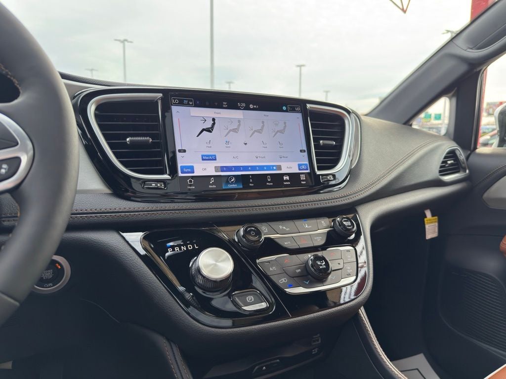 2026 Chrysler Pacifica Pinnacle