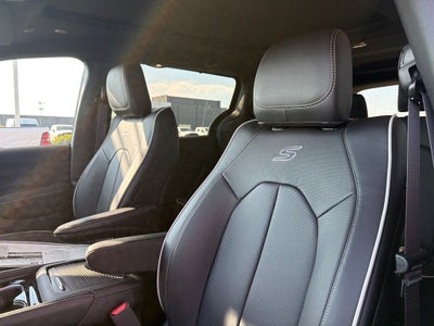 2027 Chrysler Pacifica Limited