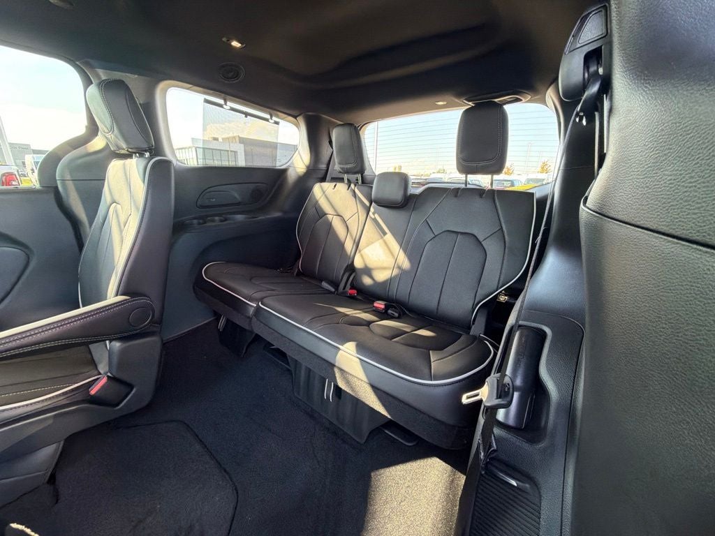 2027 Chrysler Pacifica Limited