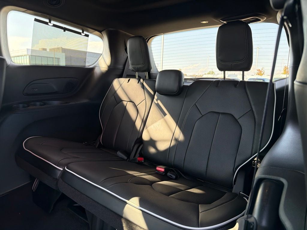 2027 Chrysler Pacifica Limited